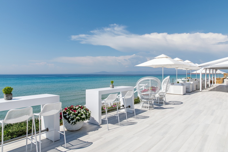Tiara Holidays - Sani Beach - bousoulas beach bar